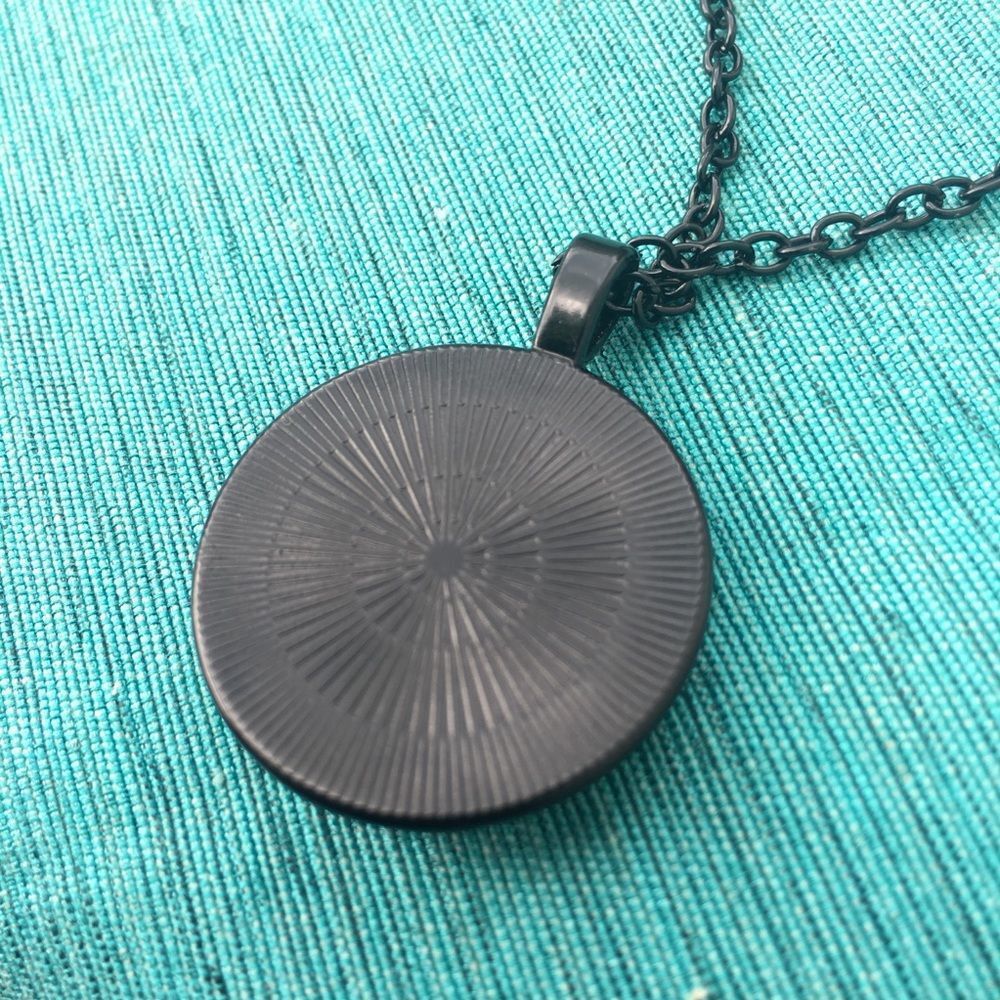 Let It Shine Necklace - Picture 5 of 6